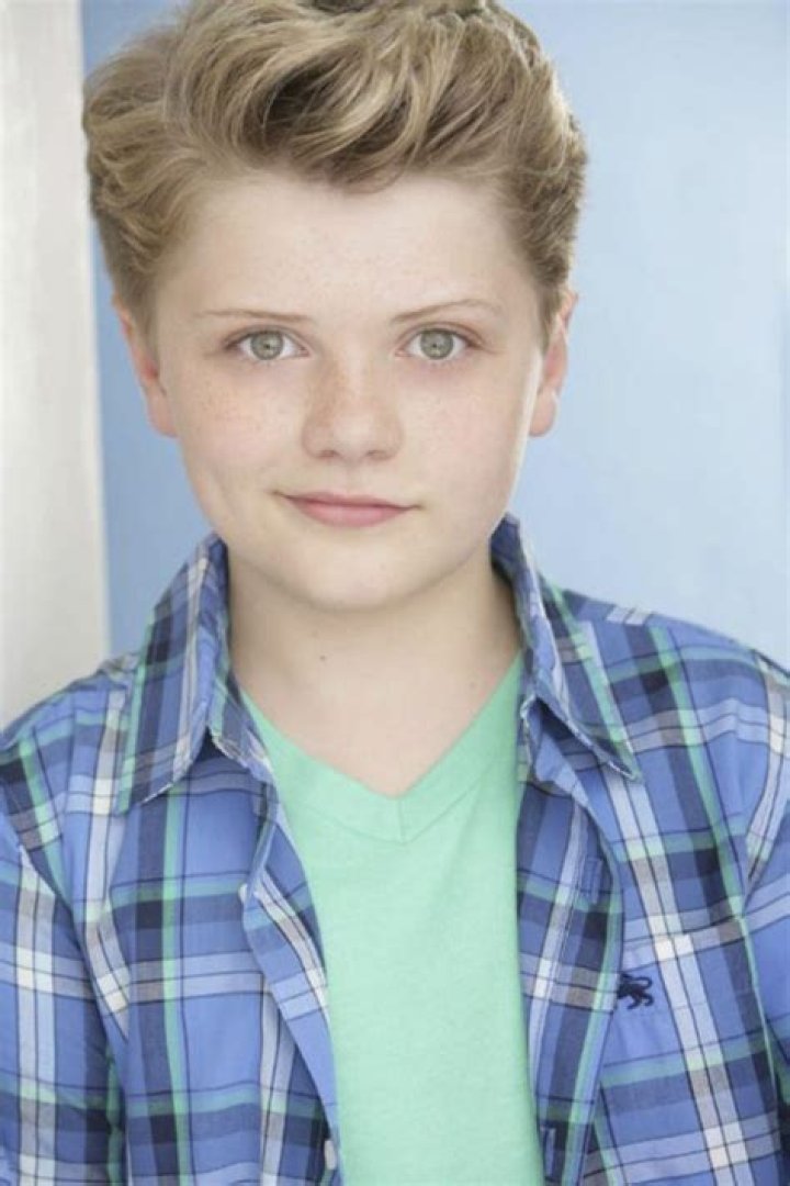 Jake Brennan Bio, Wiki, Age, Height, Net Worth, Girlfriend, Actor, Family