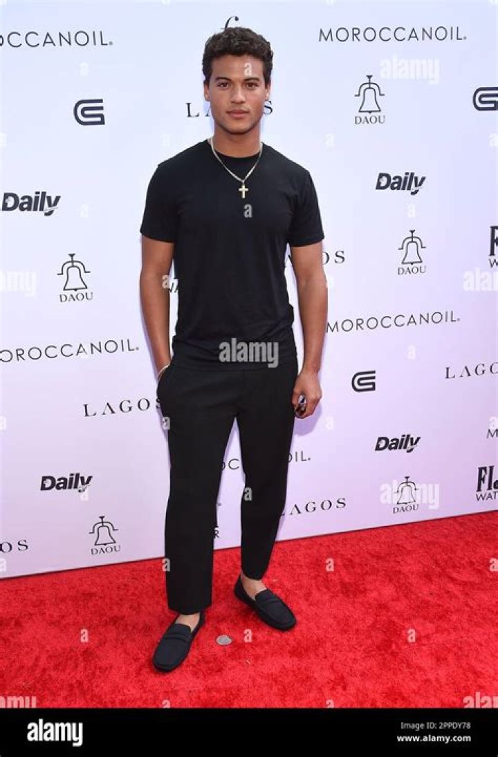 Jan Luis Castellanos Height, Weight, Net Worth, Age, Wiki, Who, Instagram, Biography