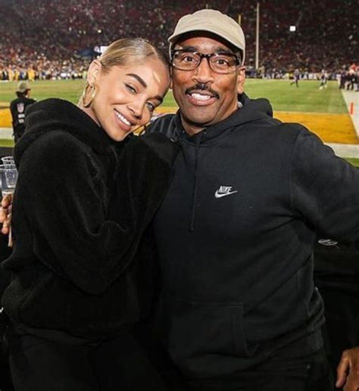 Jasmine Sanders : Parents, Boyfriend, Net Worth & Career