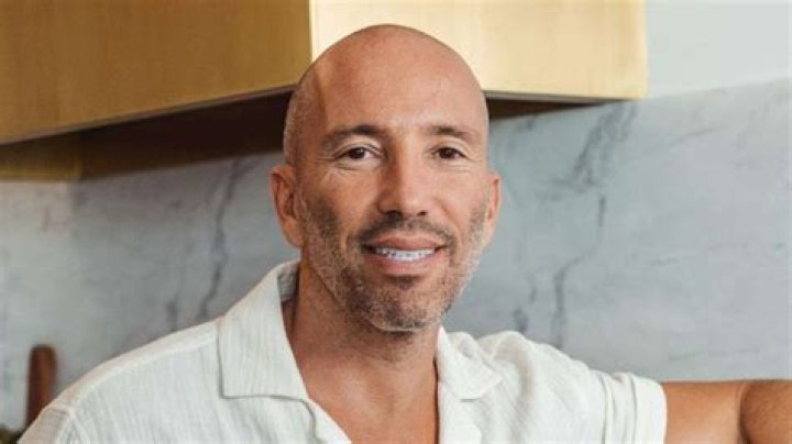 Jason Oppenheim Bio, Age, Height, Brother, Wife, Real Estate, Selling Sunset