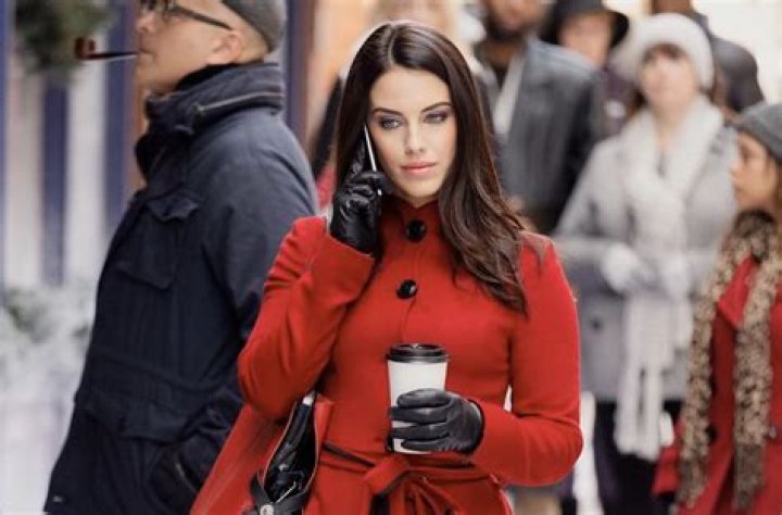 Jessica Lowndes Pregnant, Husband, Measurements, Net Worth, Height, Age Facts