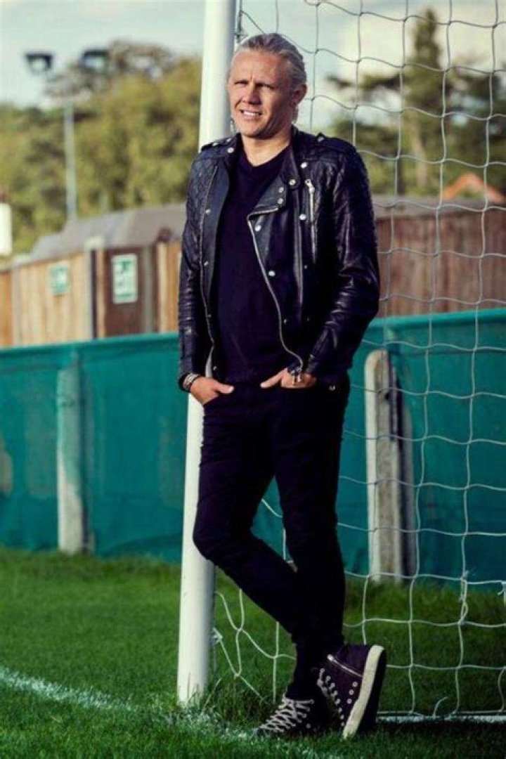 
Jimmy Bullard Height, Weight, Net Worth, Age, Birthday, Wikipedia, Who, Nationality, Biography 