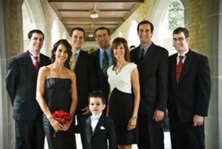 John Knicely (KIRO 7) Salary, Age, Bio, Birthday, Daughter, Wife, Family