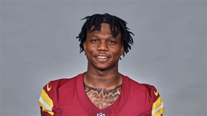 Josh Wells Salary, Net Worth, PFF, Football Card, Contract