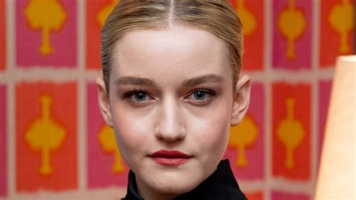 Julia Garner Net Worth: How Rich is the Ozark Actress?