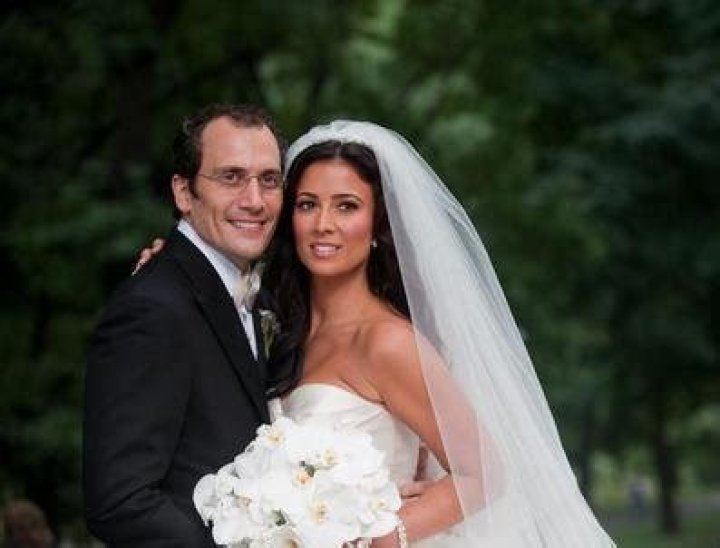 Julie Banderas: Husband, net worth, tattoos, smoking & body measurements