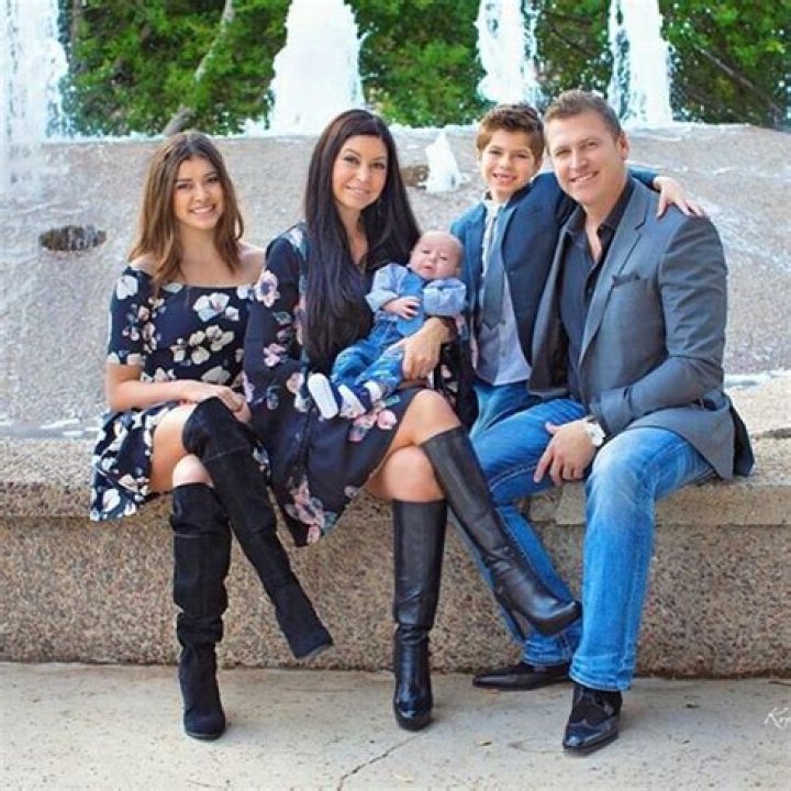 Kalani Hilliker Bio, Age, Parents, Siblings, Boyfriend, Movies, Height, Net Worth, Dance Moms and Ig