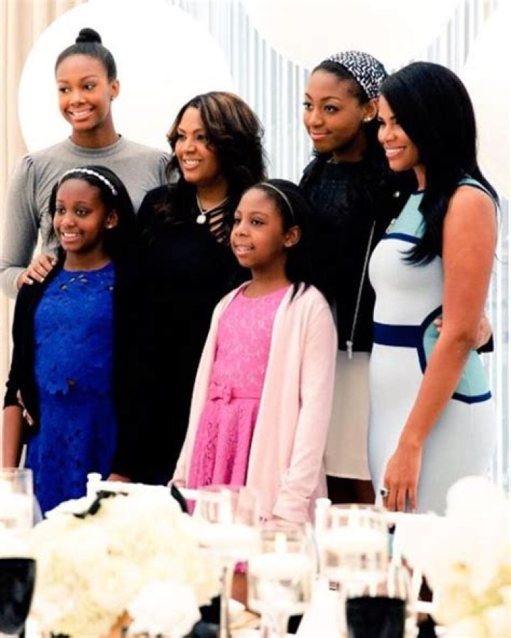 Kamie Crawford Bio, Wiki, Age, Height, Parents, Sisters, Married, Catfish and Net Worth