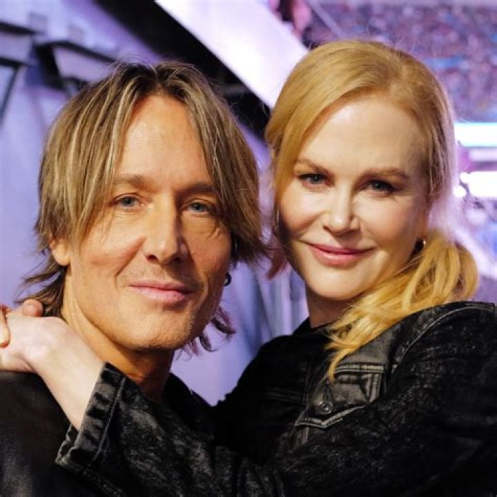 Katrina Elam (Singer) Bio, Wiki, Age, Parents, Husband Nezih, Net Worth, Songs, Keith Urban and Dream Big