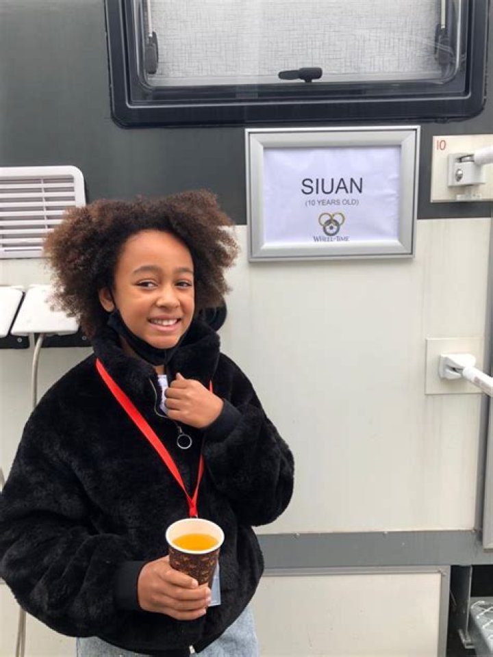 Keira Chansa Come Away: Biography, Age, Birthday, Parents, Instagram.