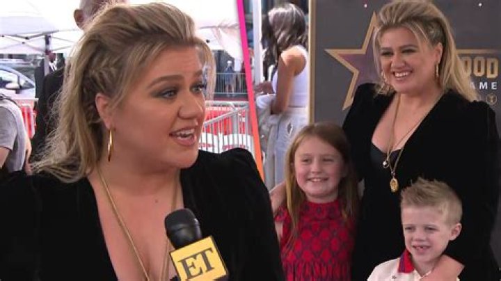 
Kelly Clarkson Reflects on Getting Hollywood Walk of Fame Star Near Where She Won ‘American Idol’ 