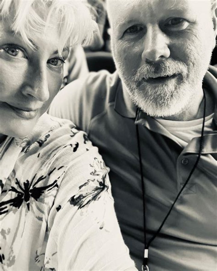 Kim Gravel QVC, Biography, Age,Husband, Sister, Haircut, makeup, Miss Georgia and Talk show