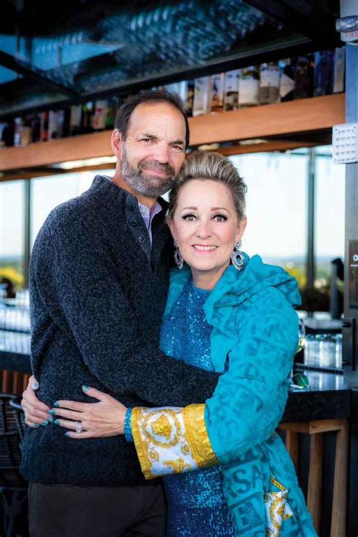 Kim Lemon Bio, Age, Family, Education, WGAL, Husband And Net Worth.