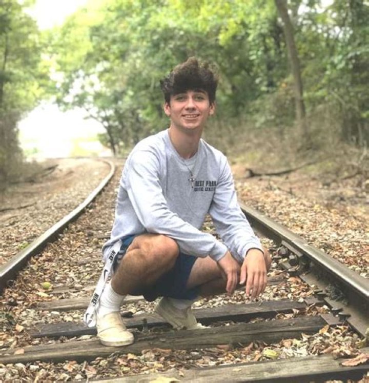 
Klayton Griffin Height, Weight, Net Worth, Age, Birthday, Wikipedia, Who, Nationality, Biography 