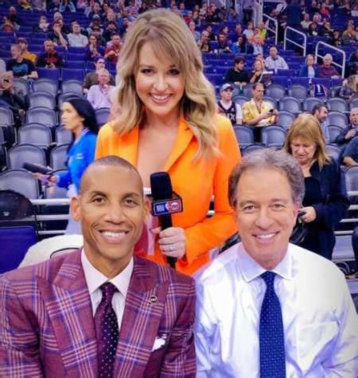 Kristen Ledlow Is Married To Her Husband Will Ramanakiwai- Meet Sports Commentator On Instagram