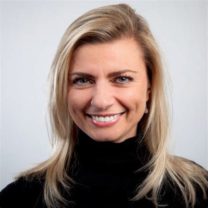 Kristin Seifert-DeCarlo’s biography, net worth, fact, career, awards and life story