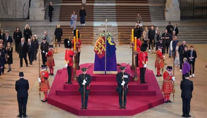 
Last Mourner To Say Farewell To Queen Says It Was ‘Honour’ 