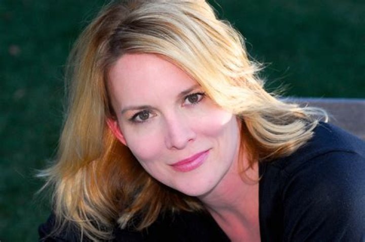 Laurel Holloman’s biography, net worth, fact, career, awards and life story