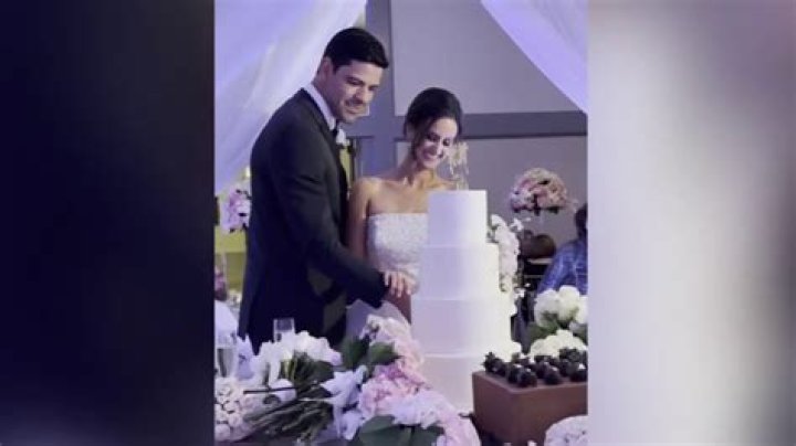 Lauren Kelly Bio, Wiki, Age, Family, Husband, Married, Salary and KPRC 2