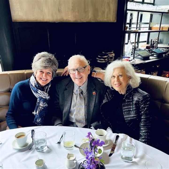 Lee Eliot Berk wife: Was Lee Eliot Berk married?