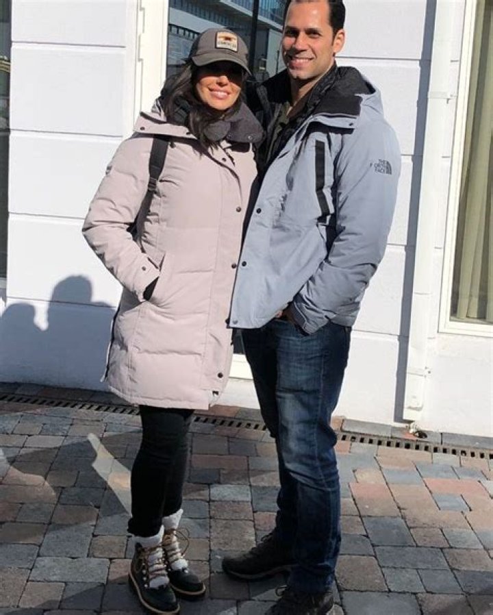 Leslie Lopez – Biography, Age, Husband, Son, Is She Related To Jennifer Lopez?