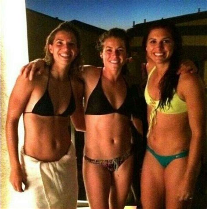 Lindsey Horan: Boyfriend, net worth, tattoos, smoking & body measurements