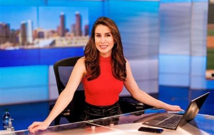 Lindsey Peña ABC10, Biography, Wiki, Age, Parents, Husband, Salary and Net Worth.