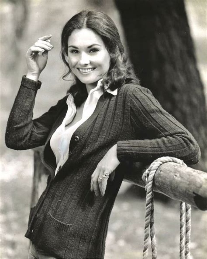 Lori Saunders Net Worth, Income, Salary, Earnings, Biography