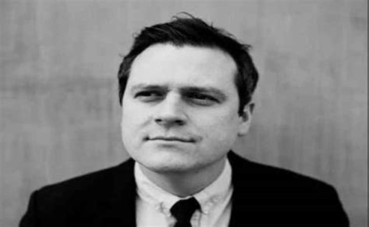 
Luke Burbank Height, Weight, Net Worth, Age, Birthday, Wikipedia, Who, Nationality, Biography 