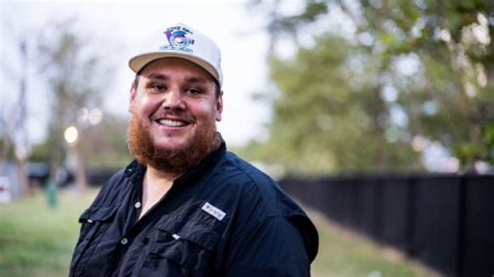 Luke Combs Age, Facts, Family, Wife, Net Worth, Nationality, Height, Size, Color, Real Name & Bio