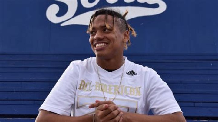 
LV Bunkley-Shelton Height, Weight, Net Worth, Age, Birthday, Wikipedia, Who, Nationality, Biography 