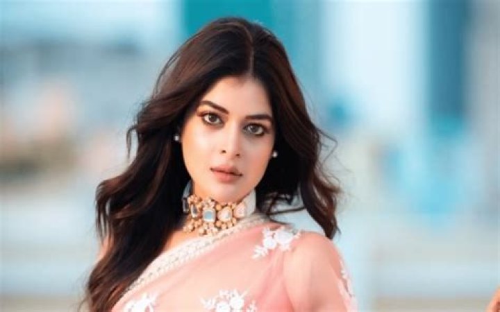 Madhumita SarkarHeight, Weight, Net Worth, Age, Birthday, Wikipedia, Who, Instagram, Biography