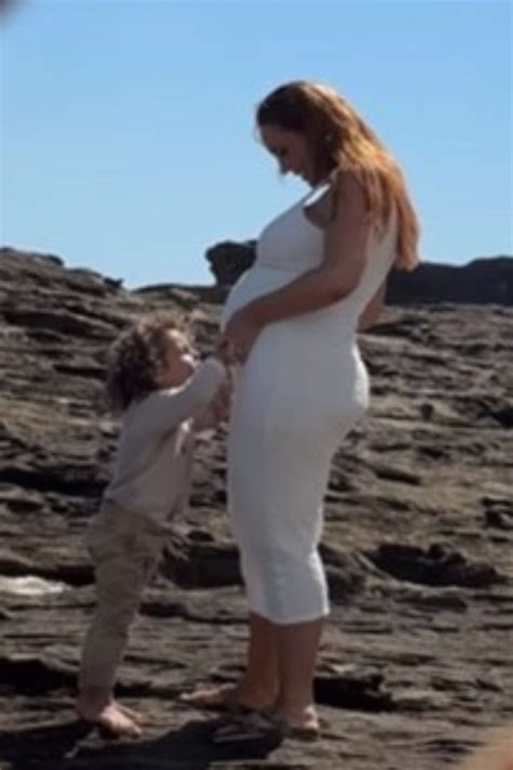 MAFS: Is Jules Robinson Pregnant? Net Worth, Instagram, Age, Wiki, Biography