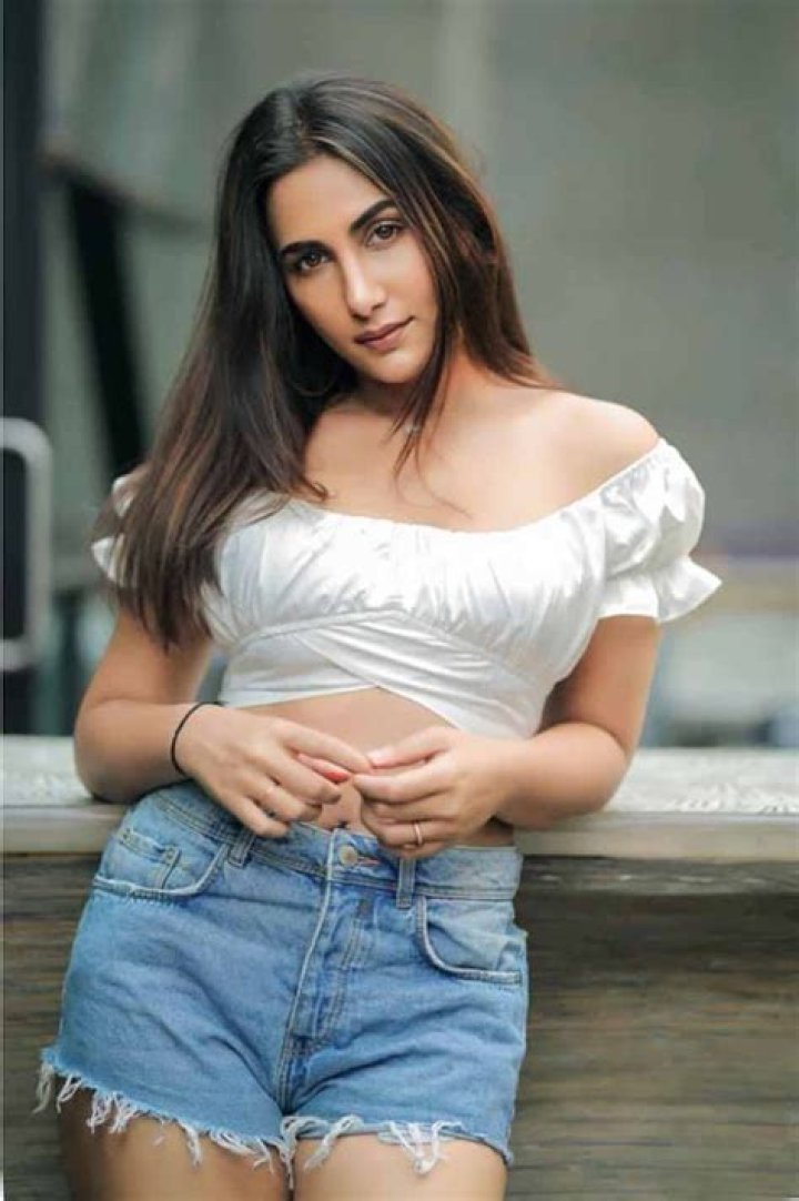 Maria Roman Wikipedia, Age, Height, Husband, Instagram