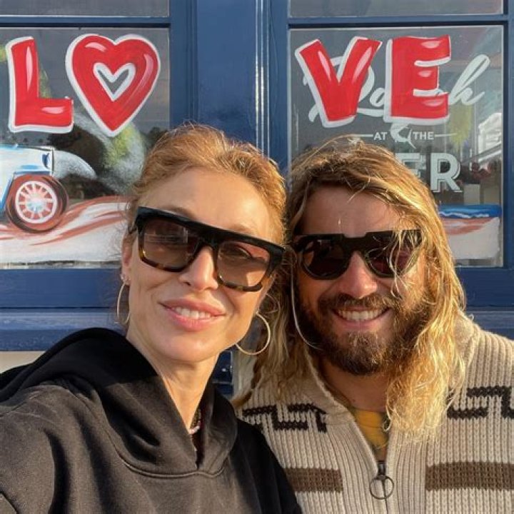 Marielle Hadid Height, Weight, Net Worth, Age, Birthday, Wikipedia, Who, Instagram, Biography