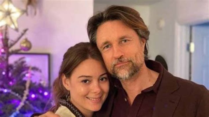 Martin Henderson Wife Or Girlfriend: Is He Gay? Relationship With Penny Hay