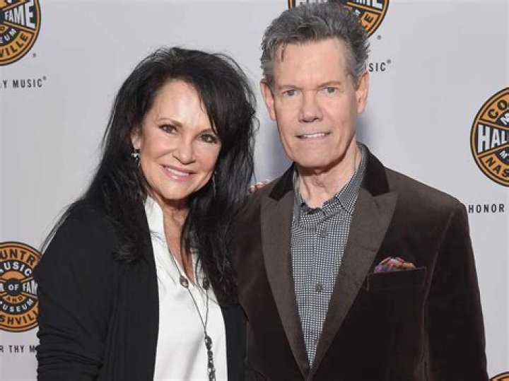 Mary Davis (Randy Travis Wife) Bio, Wiki, Age, Height, Husband, Children, and Net Worth