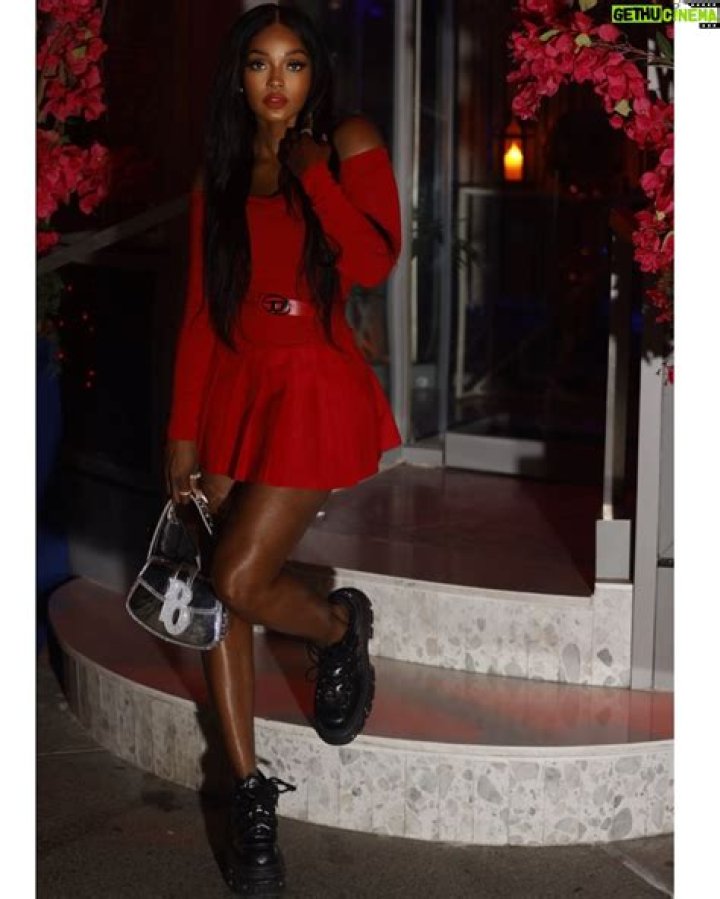 Maryam Basir Age, Wiki, Bio, Height, Boyfriend, Instagram