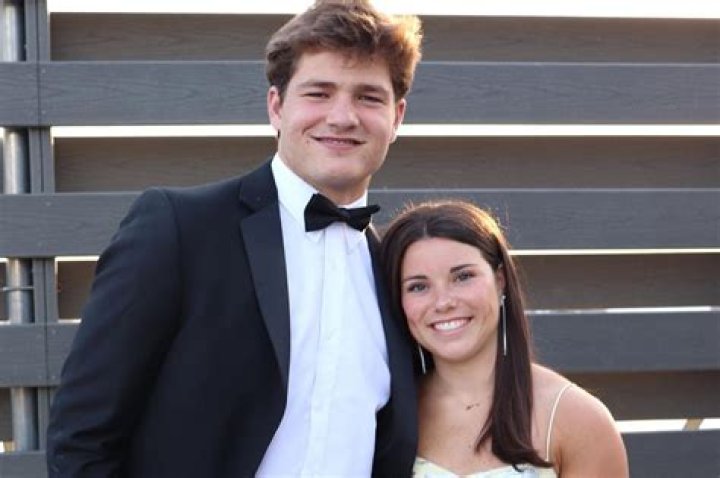 
Matthew Barnett’s Wife: Is He Married? 