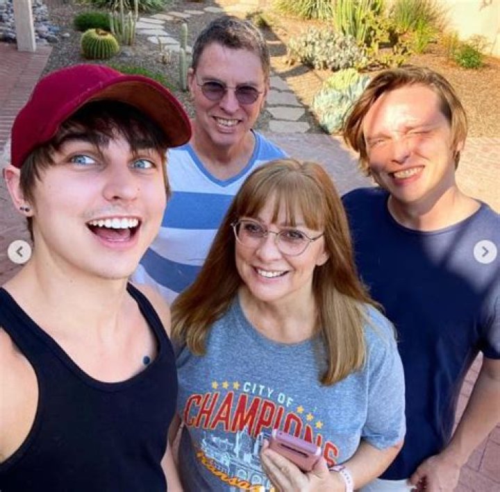 Max Wyatt Bio, Age, Height, Parents, Girlfriend, and Net Worth