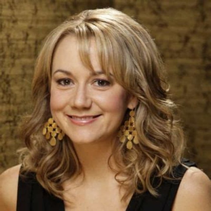 Megyn Price Biography, Age, Husband, Daughter, And Net Worth.