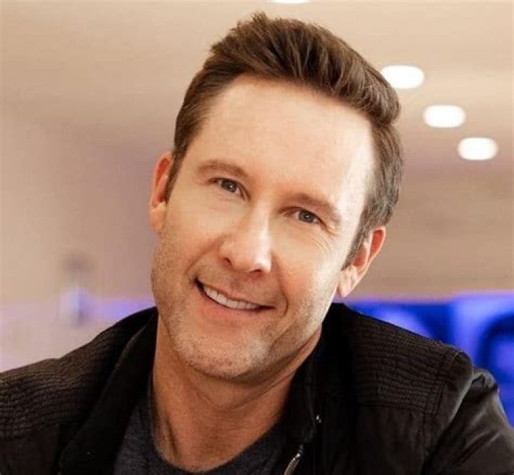 Michael Rosenbaum’s Net Worth, Age, Height, Weight, Girlfriend, Dating, Bio-Wiki