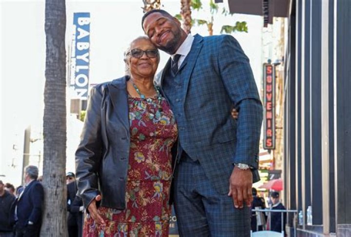 Michael Strahan Mom: Louise Strahan Age, Husband, Net Worth