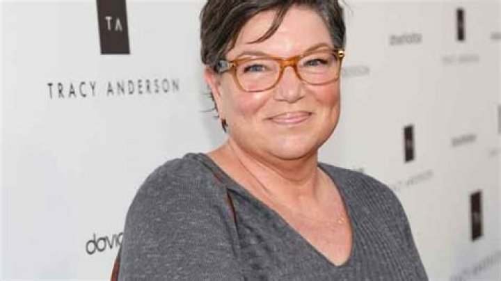 Mindy Cohn Biography; Net Worth, Married, Wife, Illness