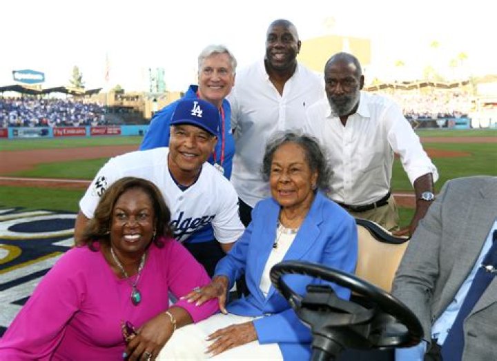 MLB: Who Is Eddie Robinson Wife Doris Mott Robinson? Children and Family