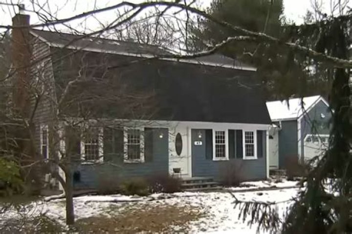 
Mother Accused of Killing 2 of Her 3 Children in Suspected Murder-Suicide 