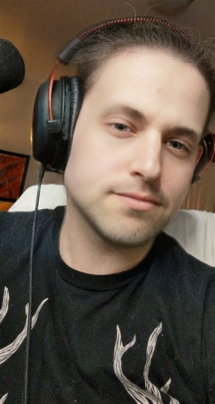 Musical Artist Cryaotic Reddit: Wiki and Face Revealed