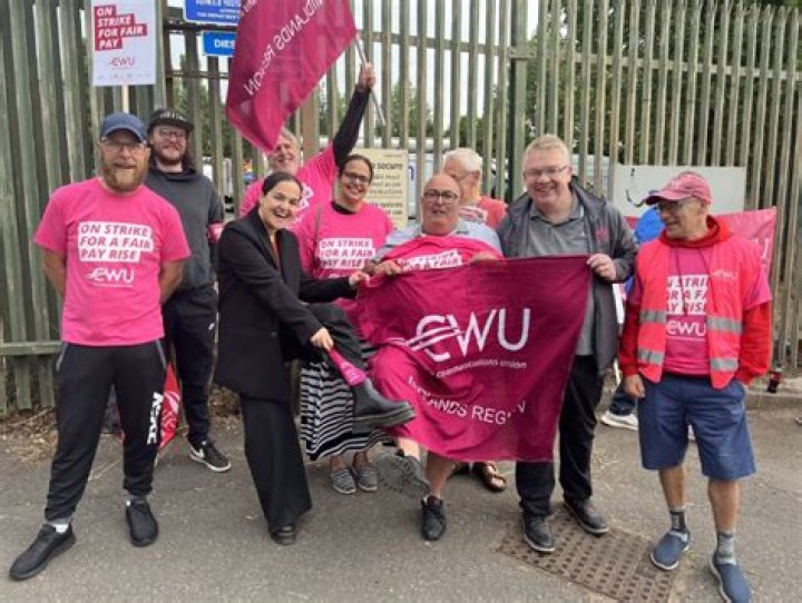 
Nadia Whittome (MP Of Nottingham), Donate 2,000 Pounds To RMT Railworkers, Let’s Know About Her 