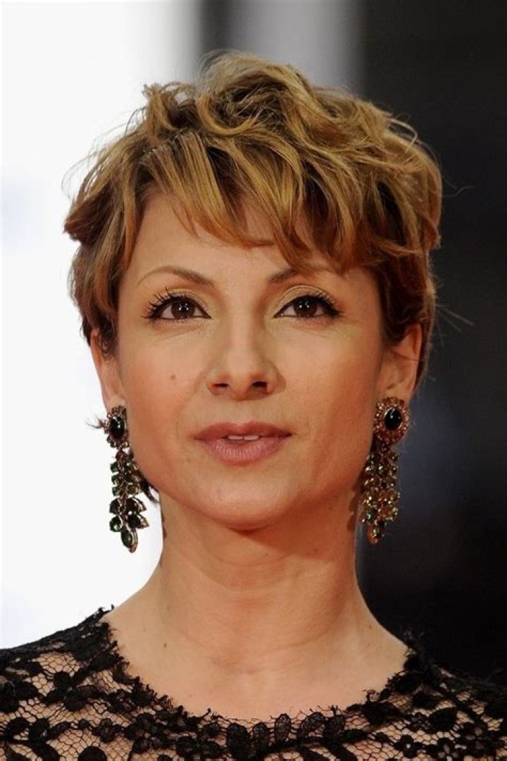 Najwa Nimri Biography, Age, Husband, Son, Movies and Money Heist