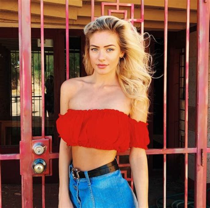 
Naked Truth About IG Star Hannah Palmer: Age, Height, Dating 